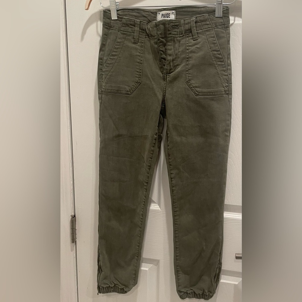Paige Denim Pull on cropped ankle zip pants